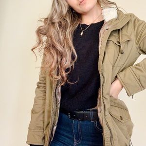 • Forever 21• Faux fur trimmed hooded jacket ••